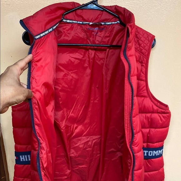 Tommy Hilfiger Red Quilted Puffer Vest - Picture 5 of 6